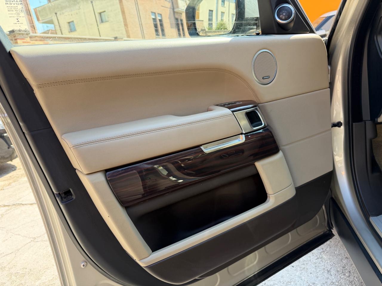 Land Rover Range Vogue 3.0 TDV6 AUTOBIOGRAPHI