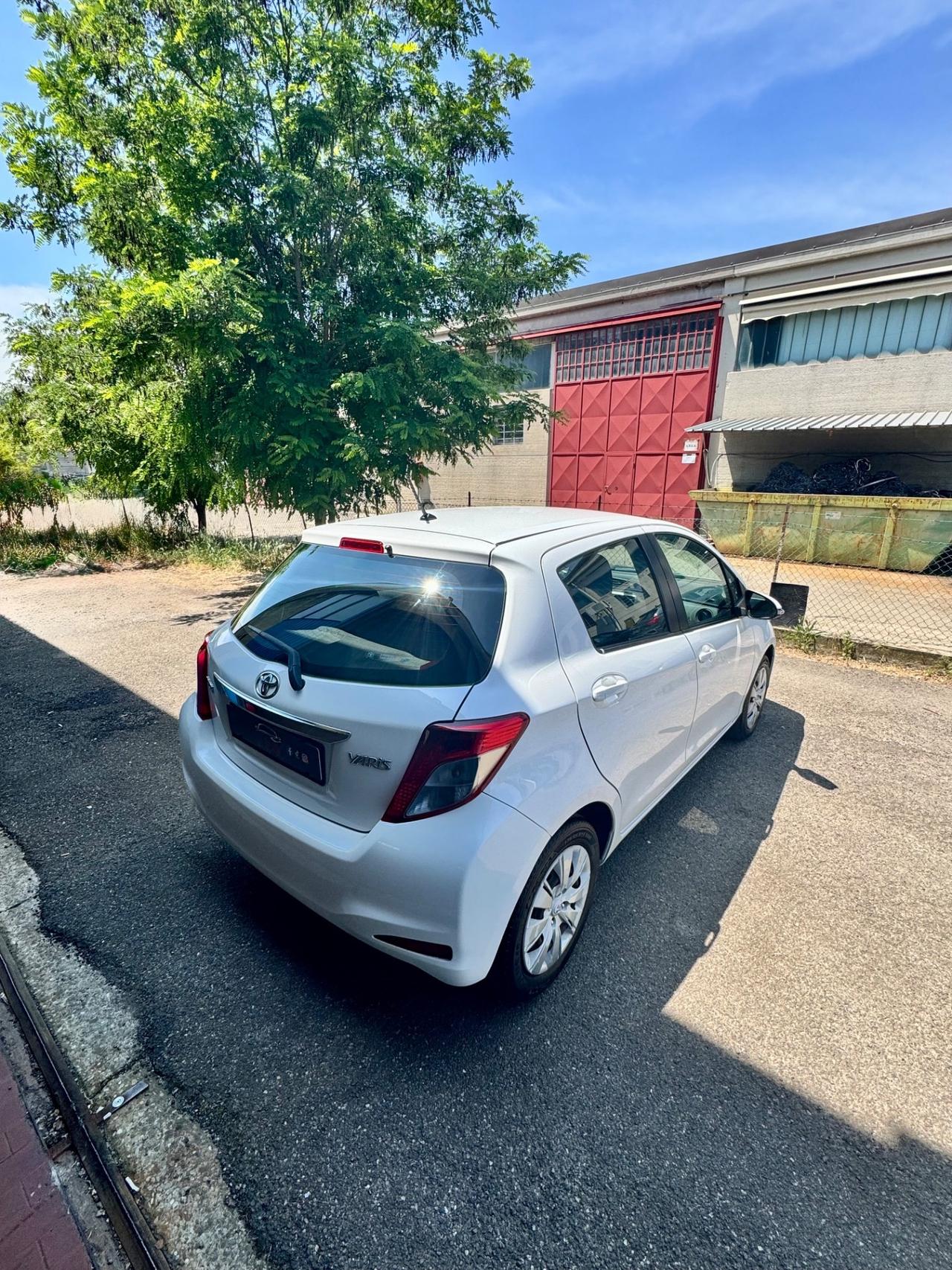 Toyota Yaris 1.0 5 porte Lounge