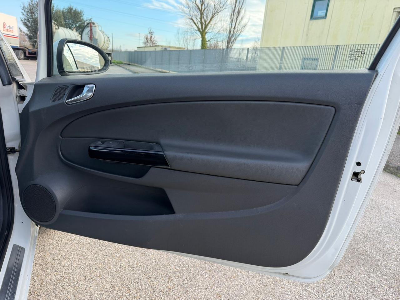 Opel Corsa 1.2 3p 172000 km