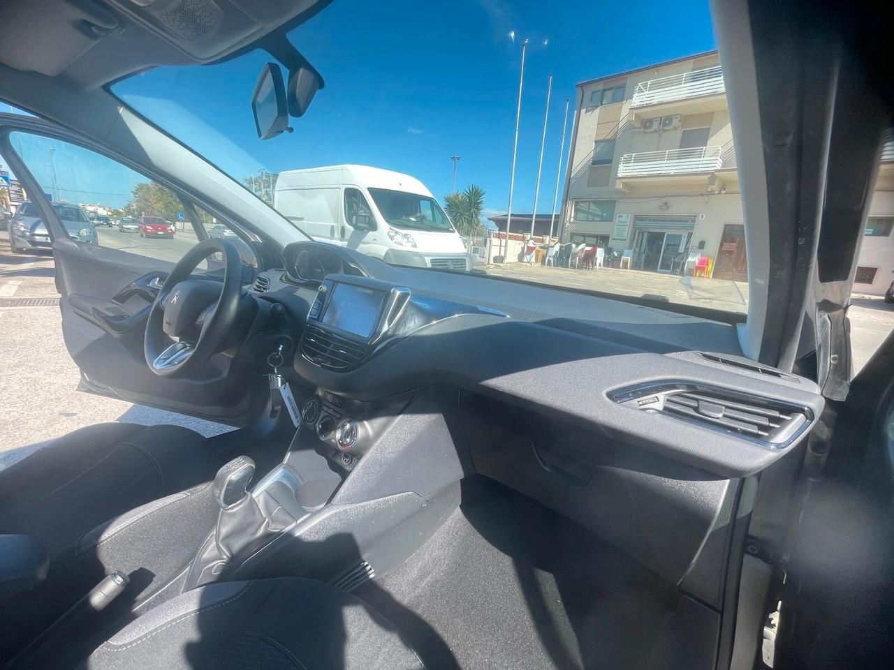 Peugeot 208 1.2 VTi 82 CV 5 porte Allure