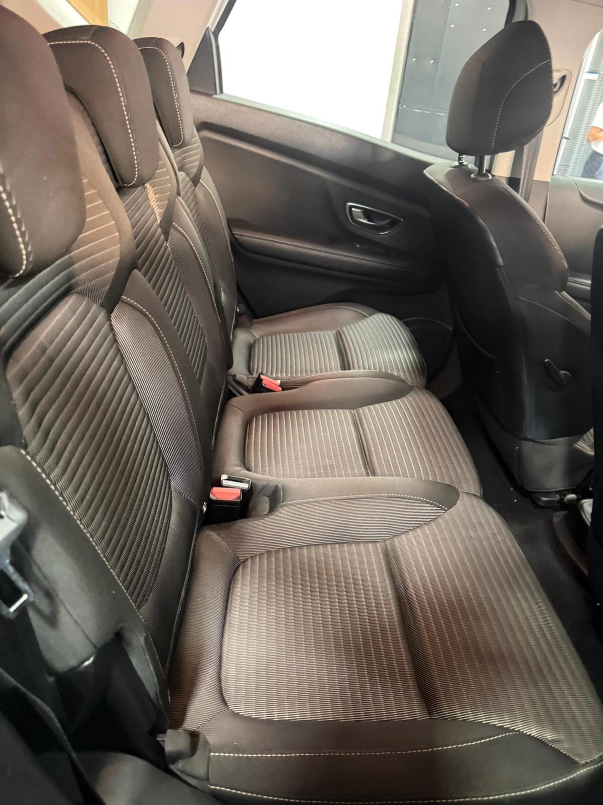 Renault Scenic Scénic dCi 8V 110 CV EDC Energy Bose