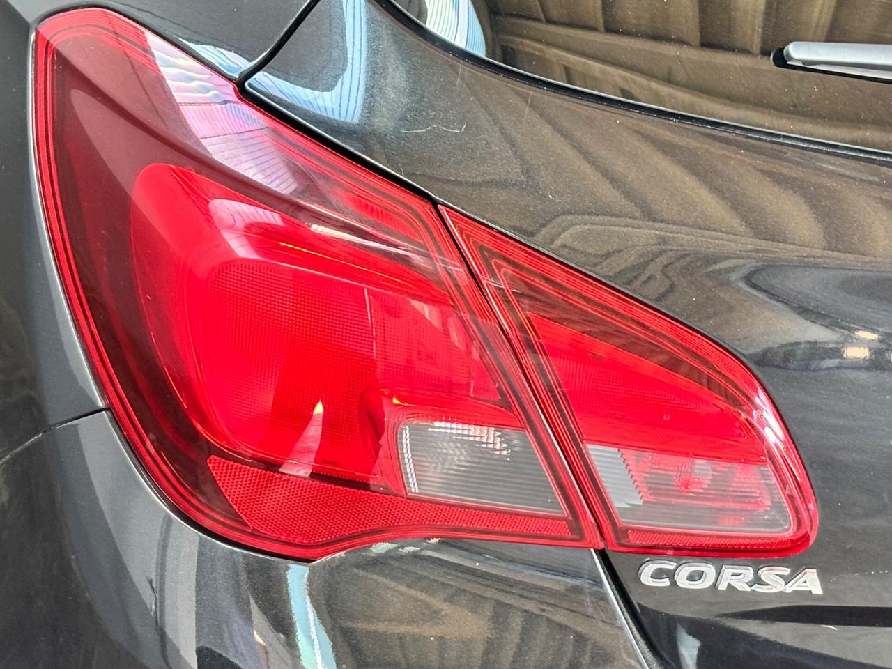 Opel Corsa 1.2 5 porte b-Color