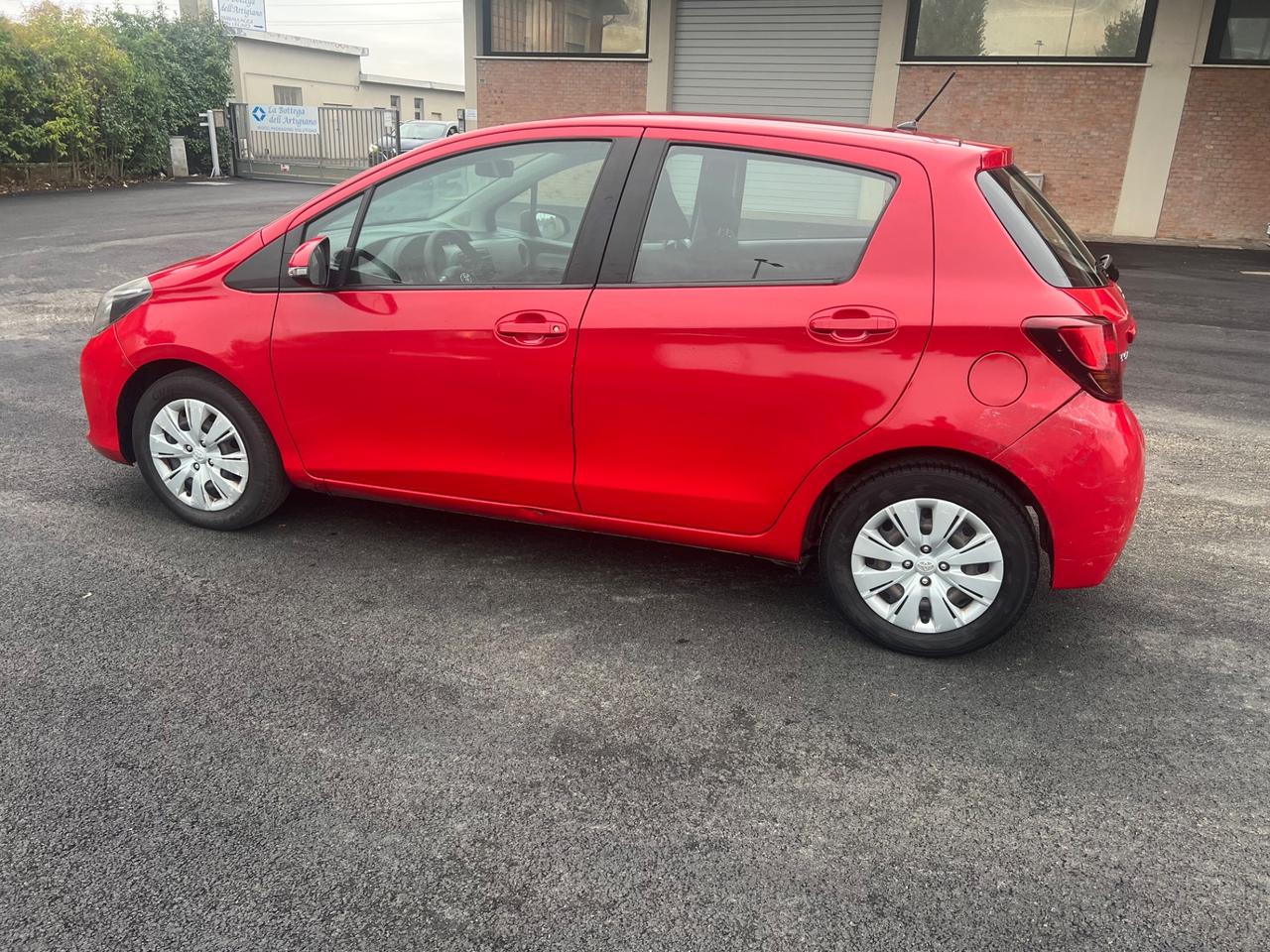 Toyota Yaris 1.0 5 porte Lounge