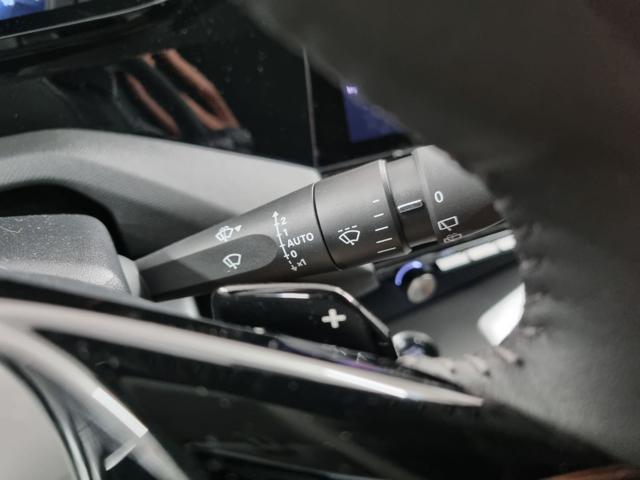 PEUGEOT 308 Plug-in Hybrid 180 e-EAT8 Allure