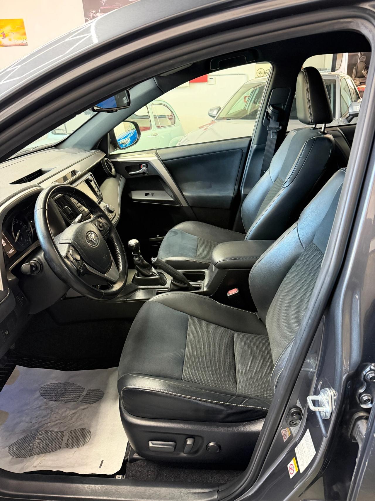 Toyota RAV 4 RAV4 2.0 D-4D 2WD Lounge