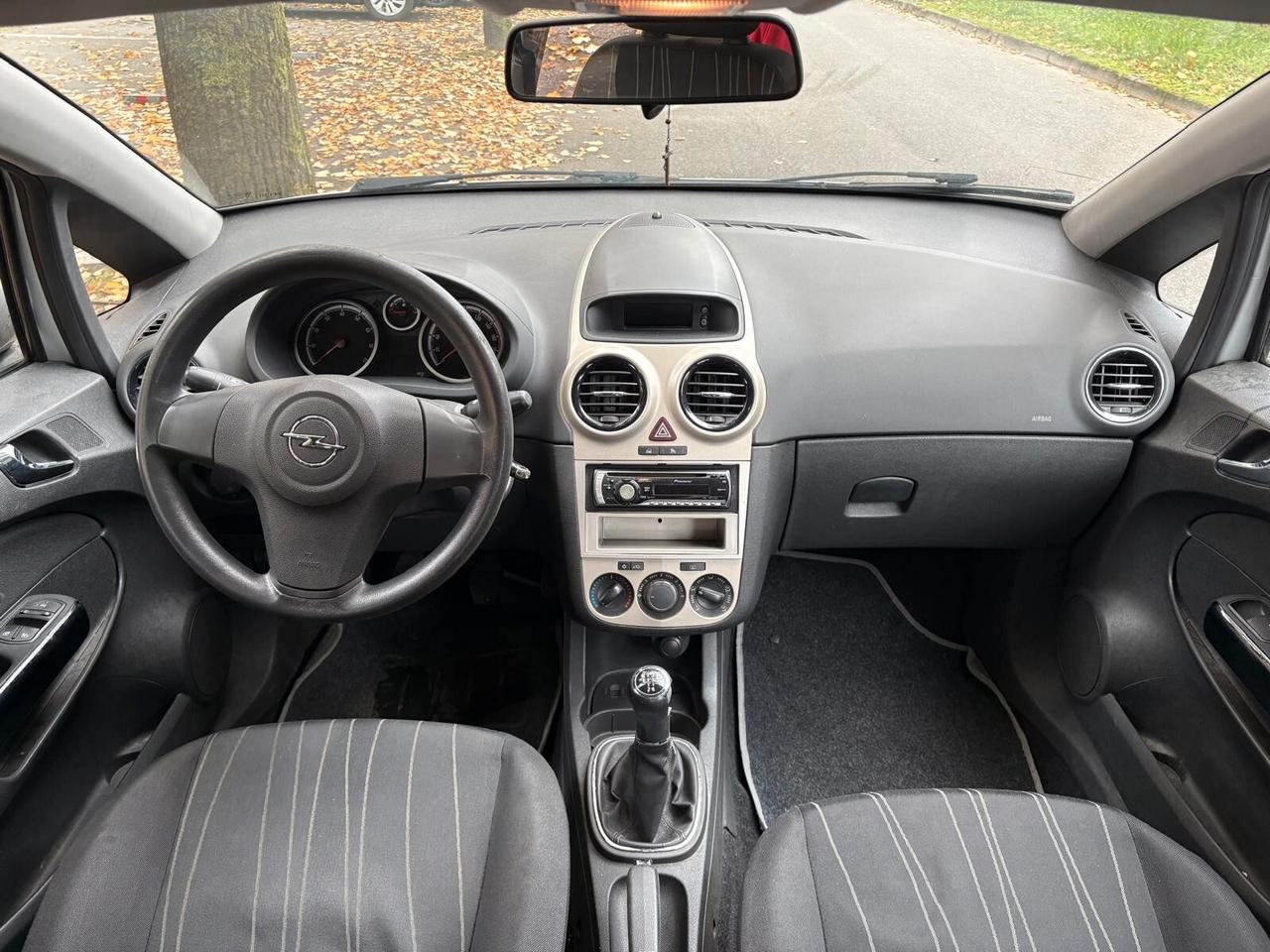 Opel Corsa 1.2 5 porte Cosmo benzina