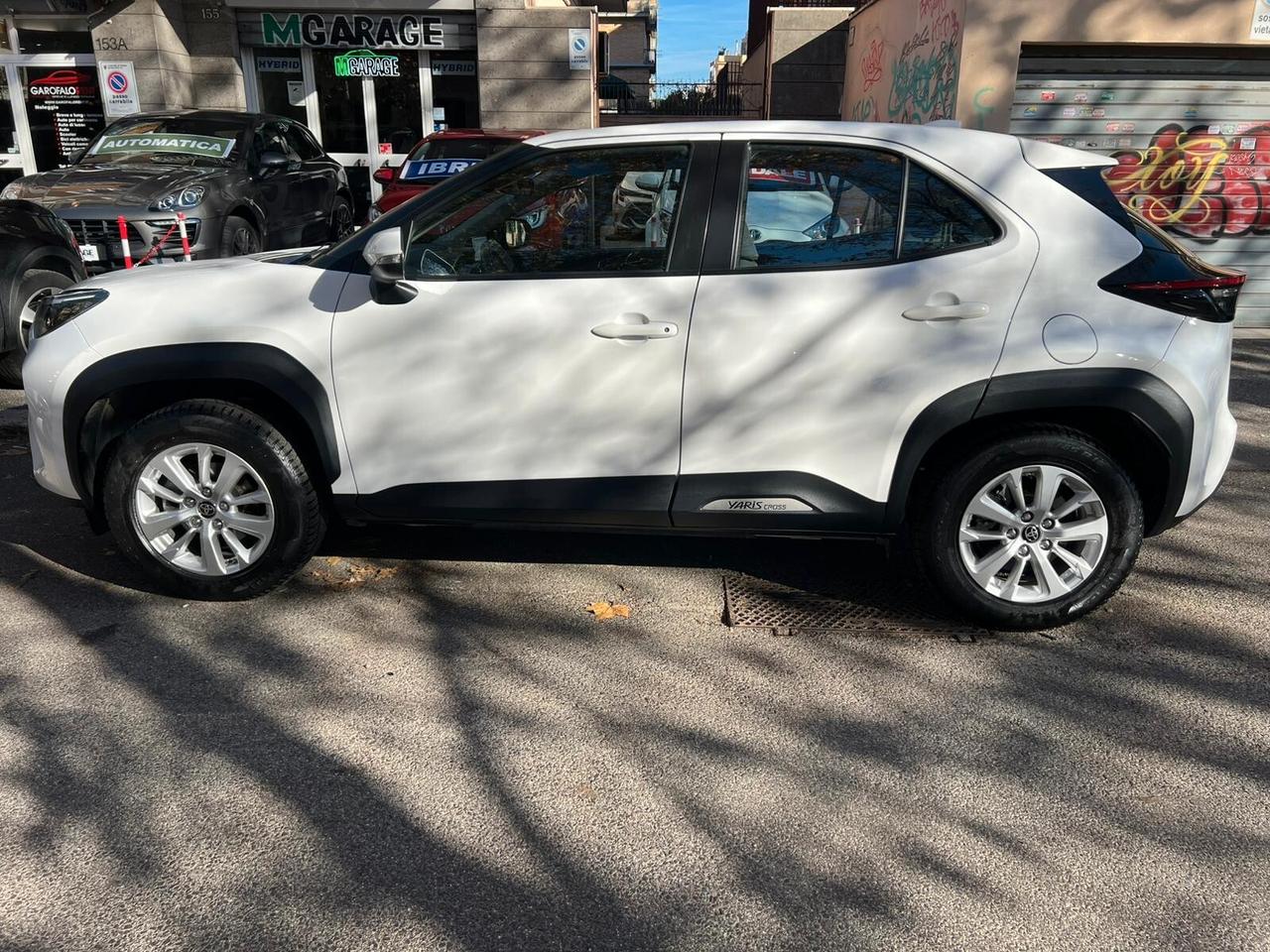 Toyota Yaris Cross 1.5 Hybrid E-CVT AWD-i Business