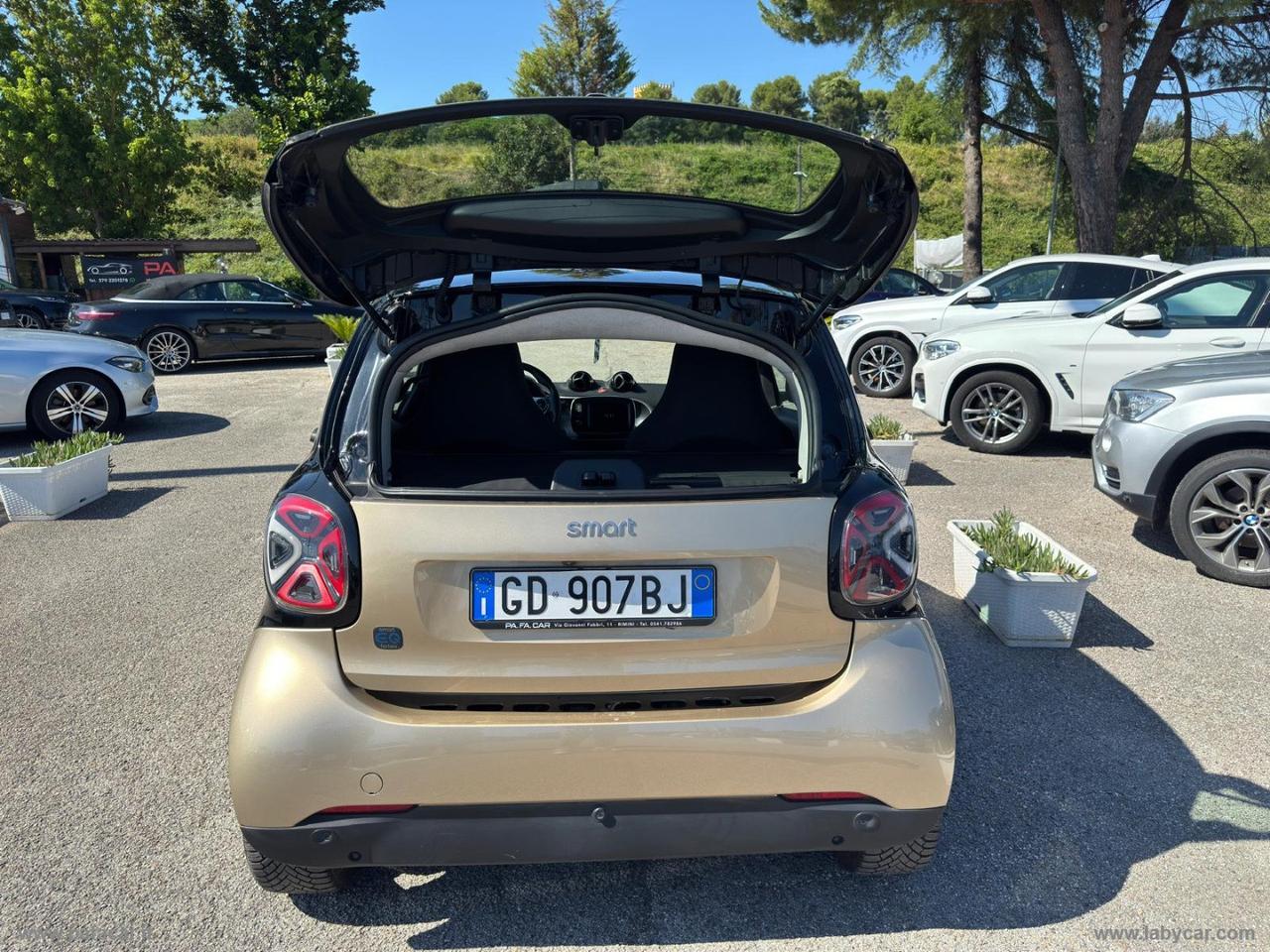 SMART fortwo EQ Parisblue
