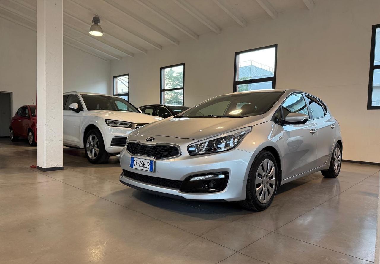 Kia Ceed cee'd 1.4 CRDi 5 porte Cool