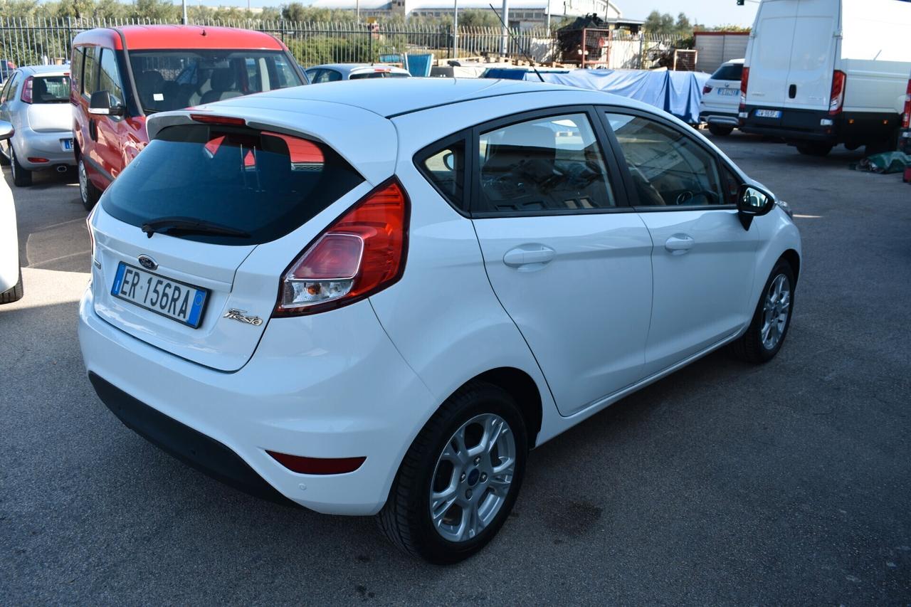 Ford Fiesta 1.5 TDCi 5p- 2013