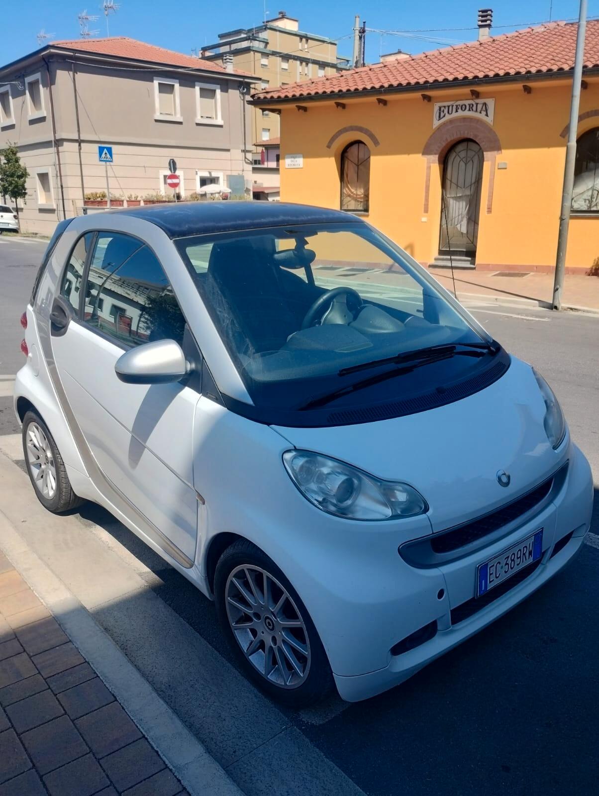 Smart ForTwo 52 kW MHD coupé White Tailor Made