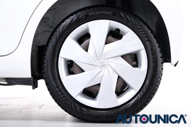 TOYOTA Aygo 1.0 VVT-i 69 CV 5 PORTE X-COOL TSS NEOPATENTATI