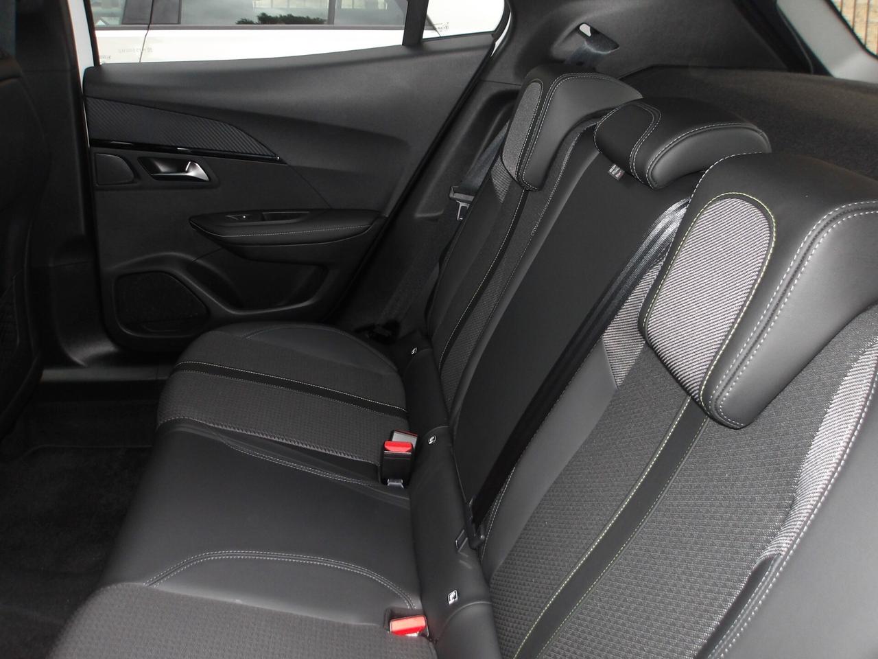 PEUGEOT 2008 GT LINE 1.5 DIESEL-RETROC-NAVI