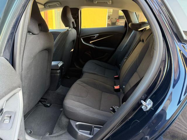 VOLVO V40 D2 2.0 euro 6