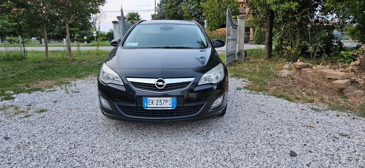 Opel Astra 1.7 CDTI 110CV EcoFLEX S&S 5 porte Cosmo