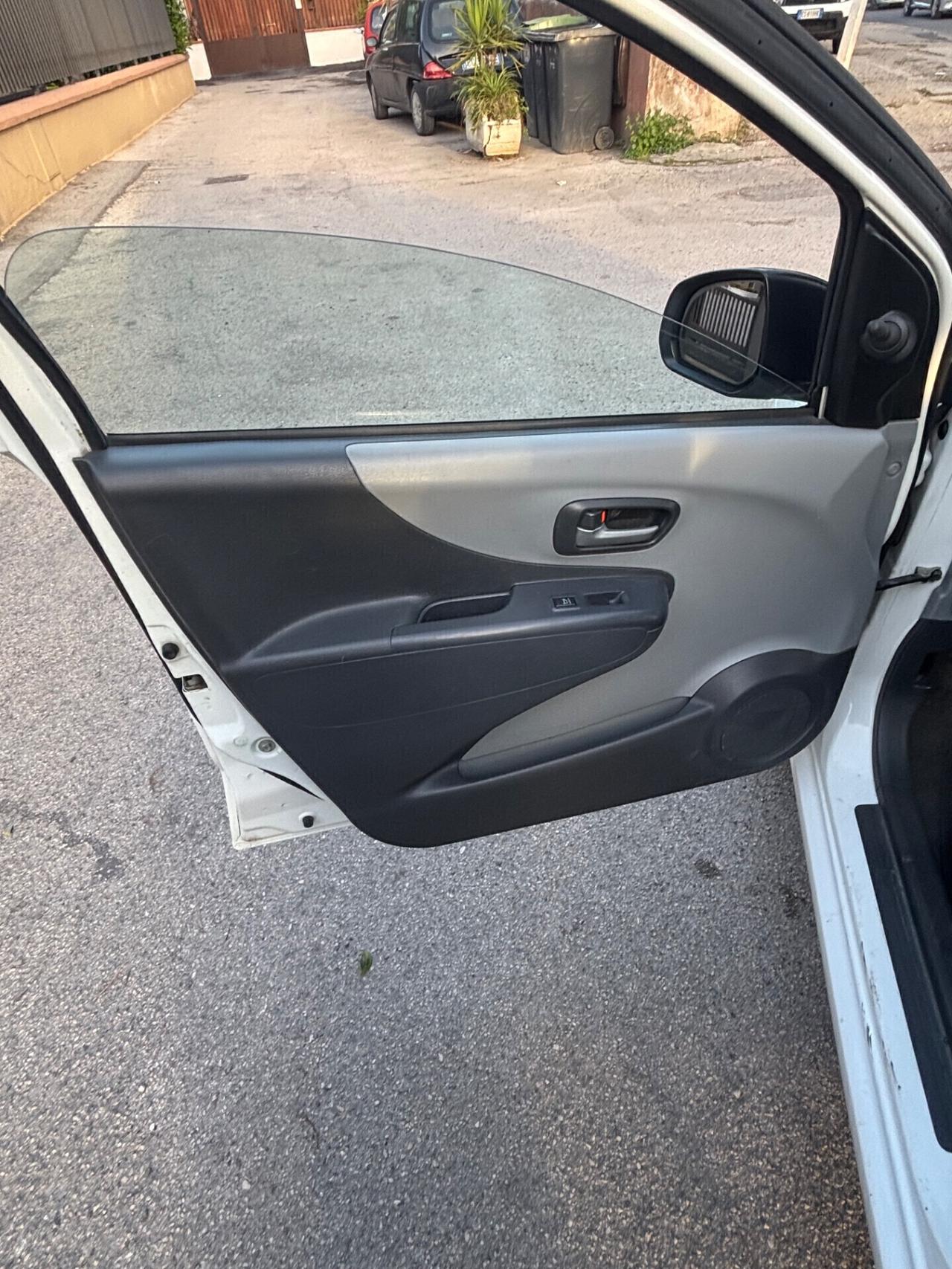 Suzuki Alto 1.0 L