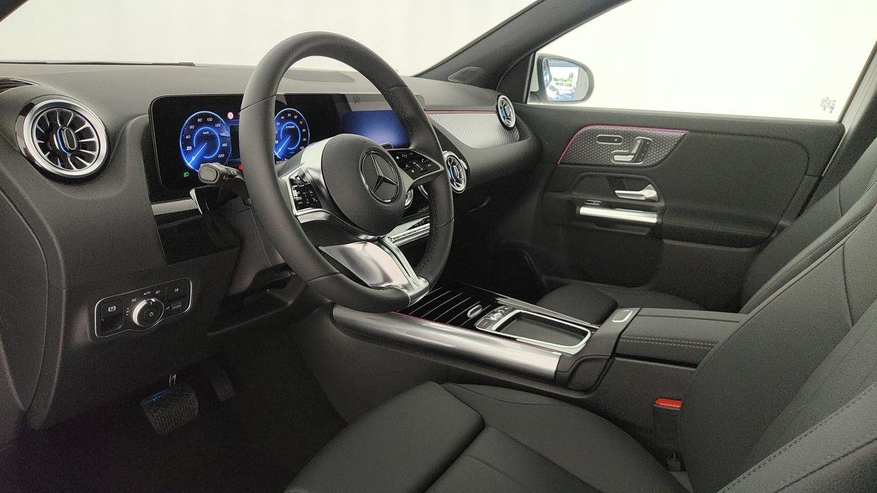 Mercedes-Benz EQA 250+ Street Edition