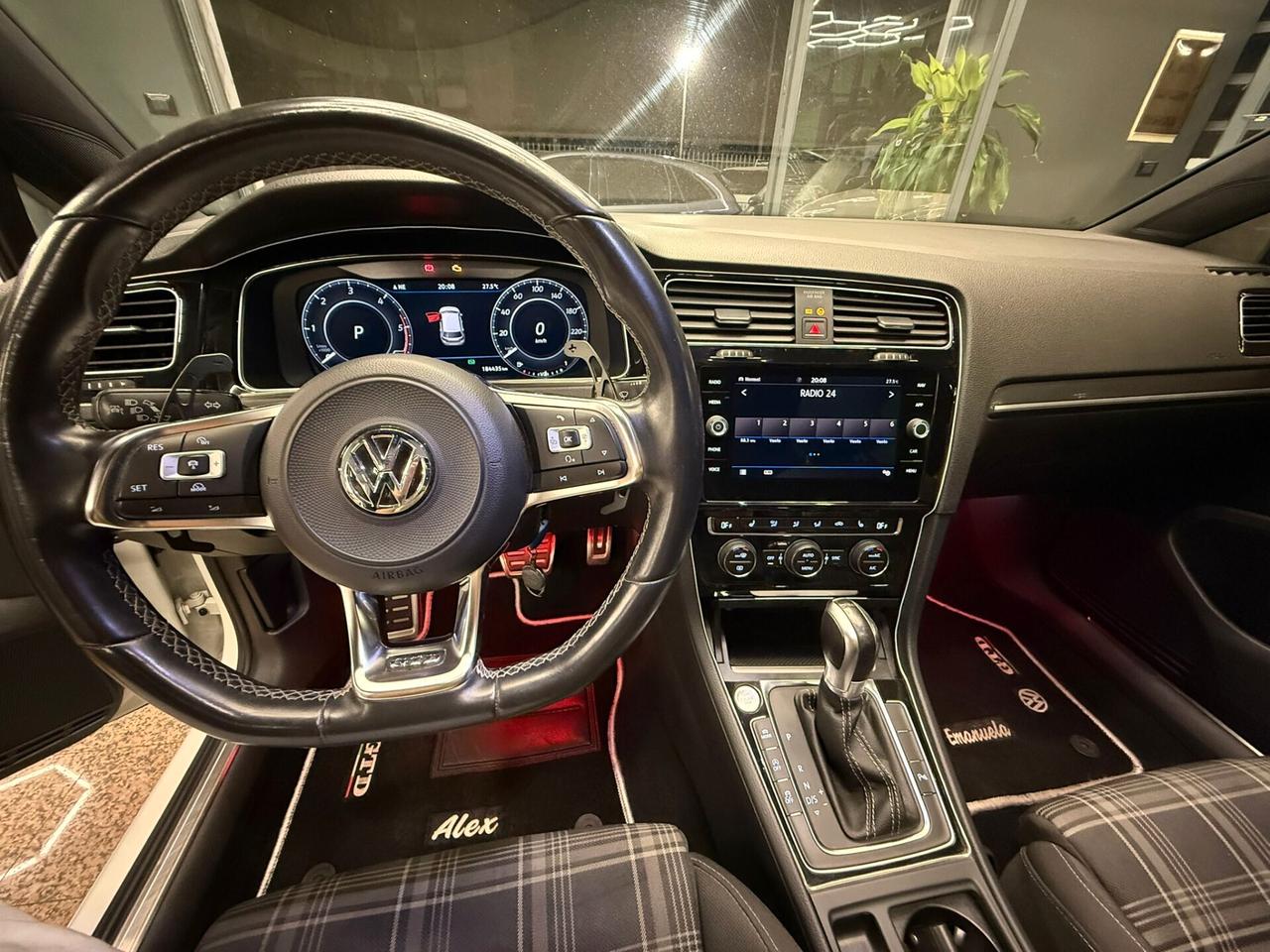 Volkswagen Golf 2.0 GTD TDI DSG CON TETTO 5p. Highline BlueMotion Technology