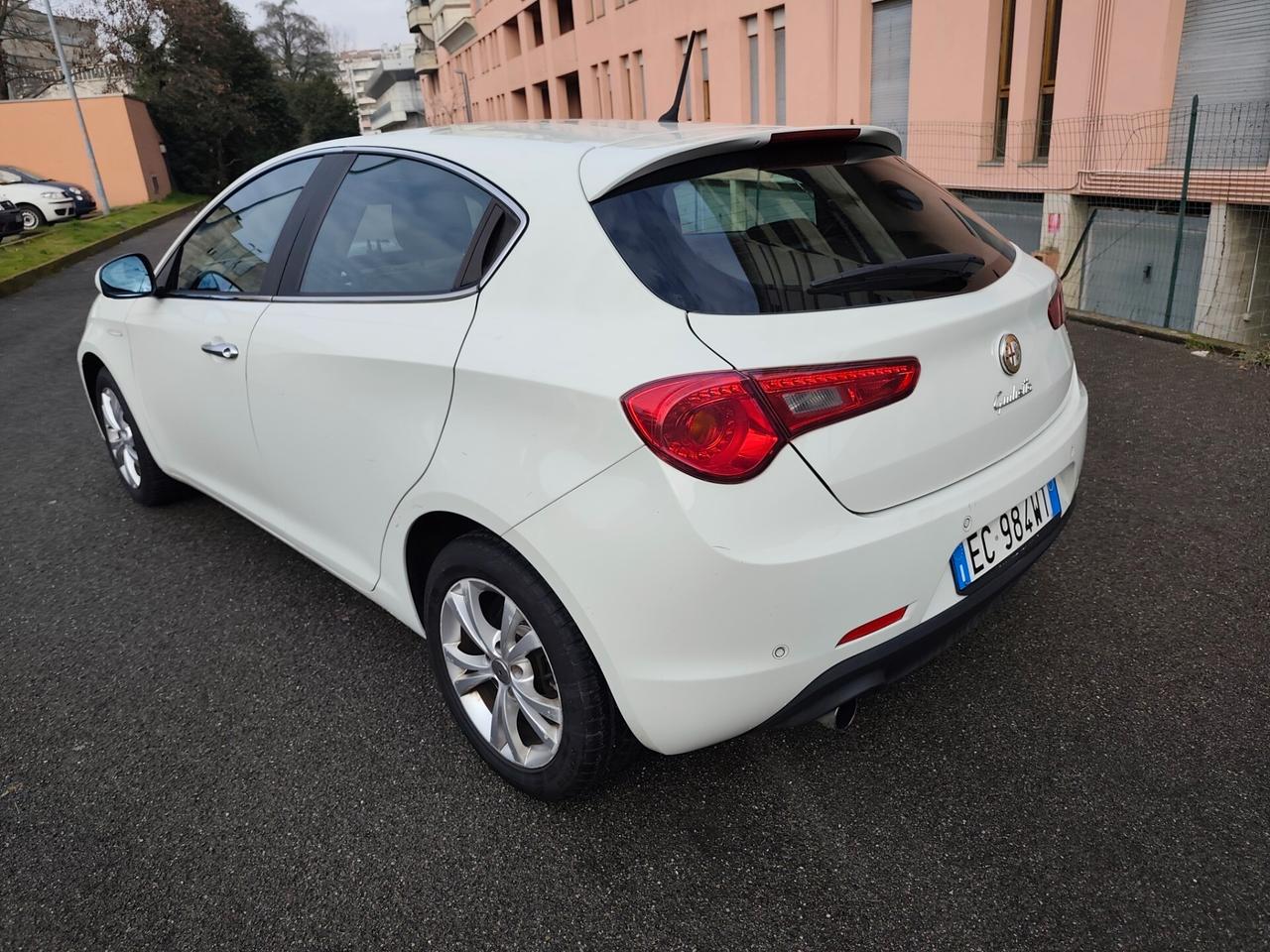 Alfa Romeo Giulietta 1.6 JTDm-2 105 Cv neopatentati