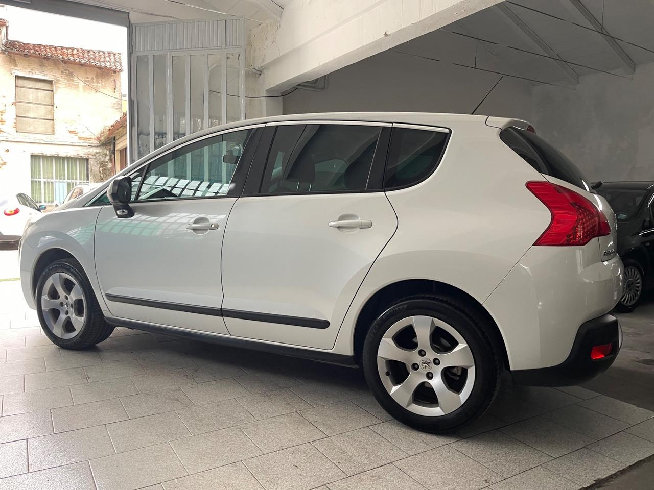 Peugeot 3008 1.6 HDi 110CV cambio robotizzato Premium