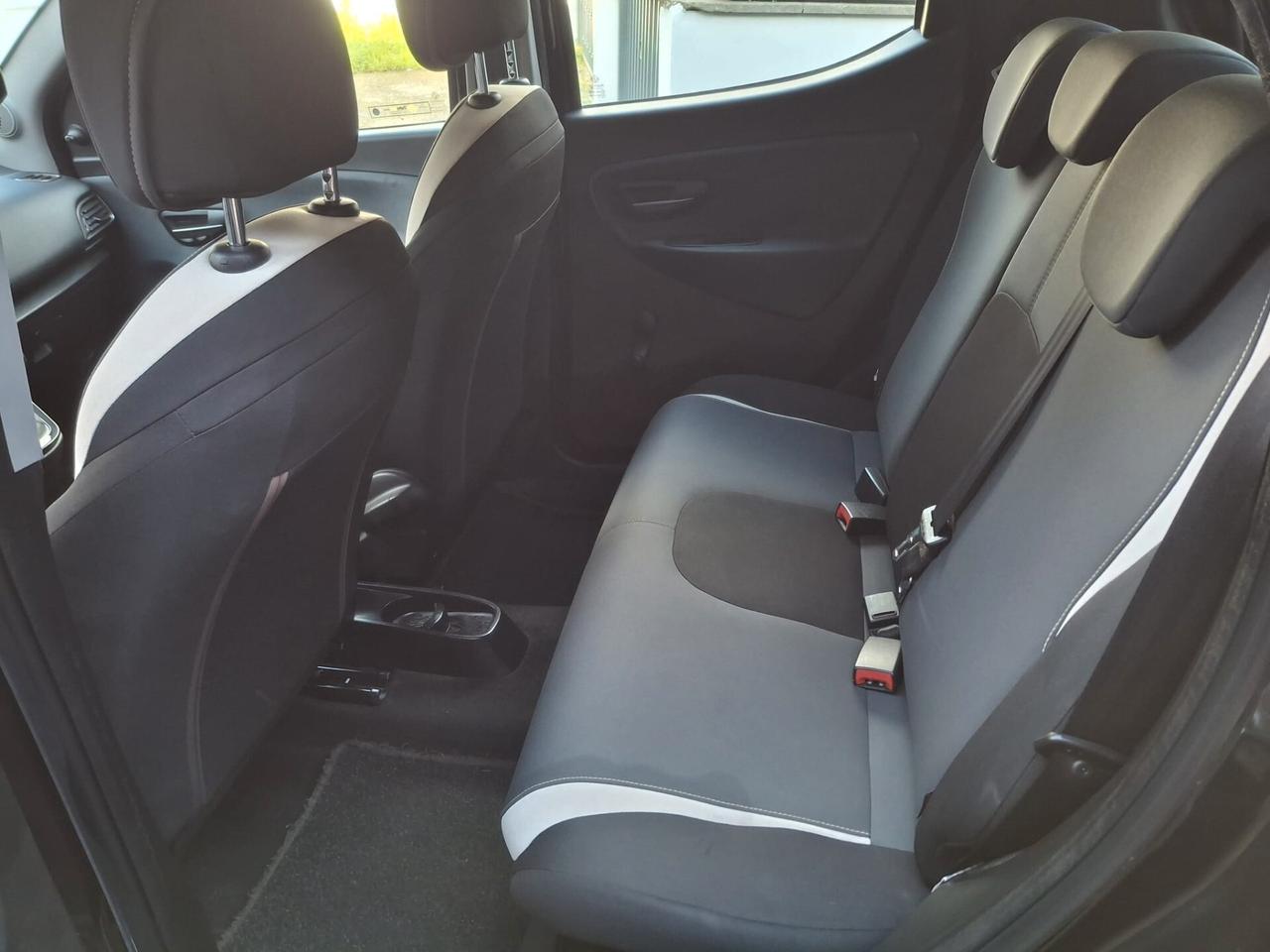 Lancia Ypsilon 1.2 69 CV 5 porte Elefantino