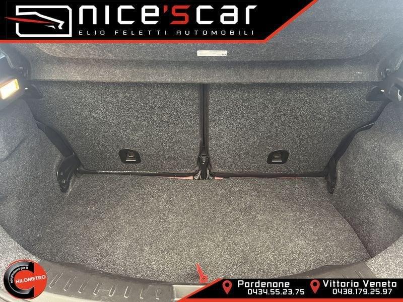 Lancia Ypsilon 1.0 FireFly 5 porte S&S Hybrid Ecochic Silver