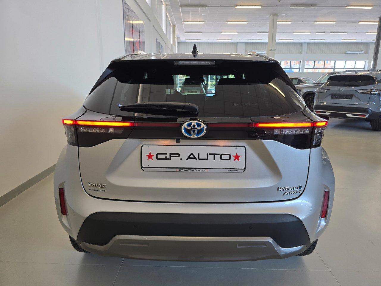Toyota Yaris Cross 1.5h Adventure awd-i 116cv e-cvt