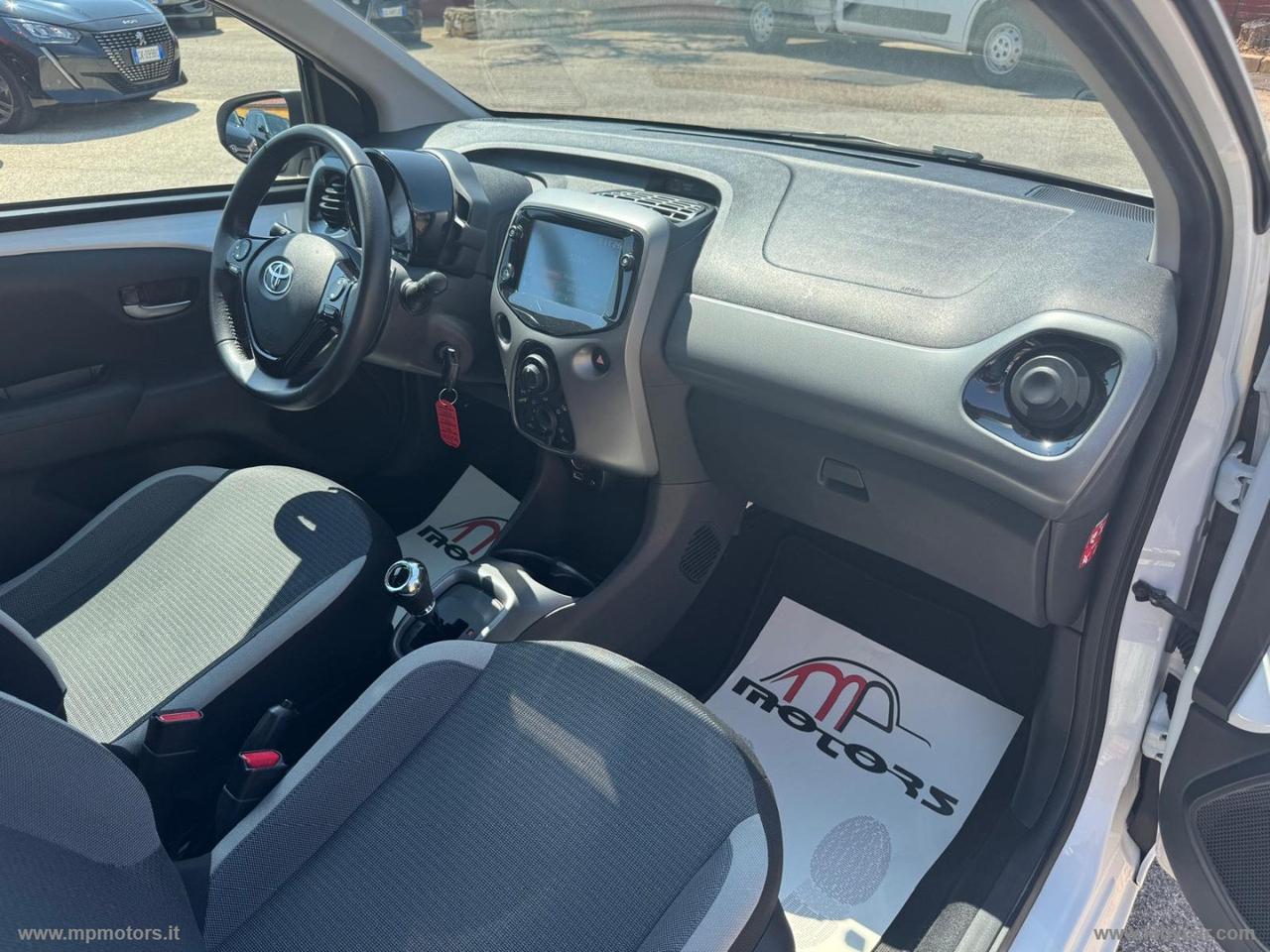 TOYOTA AYGO CONNECT 5P. AUTOMATICA 1.0 72CV
