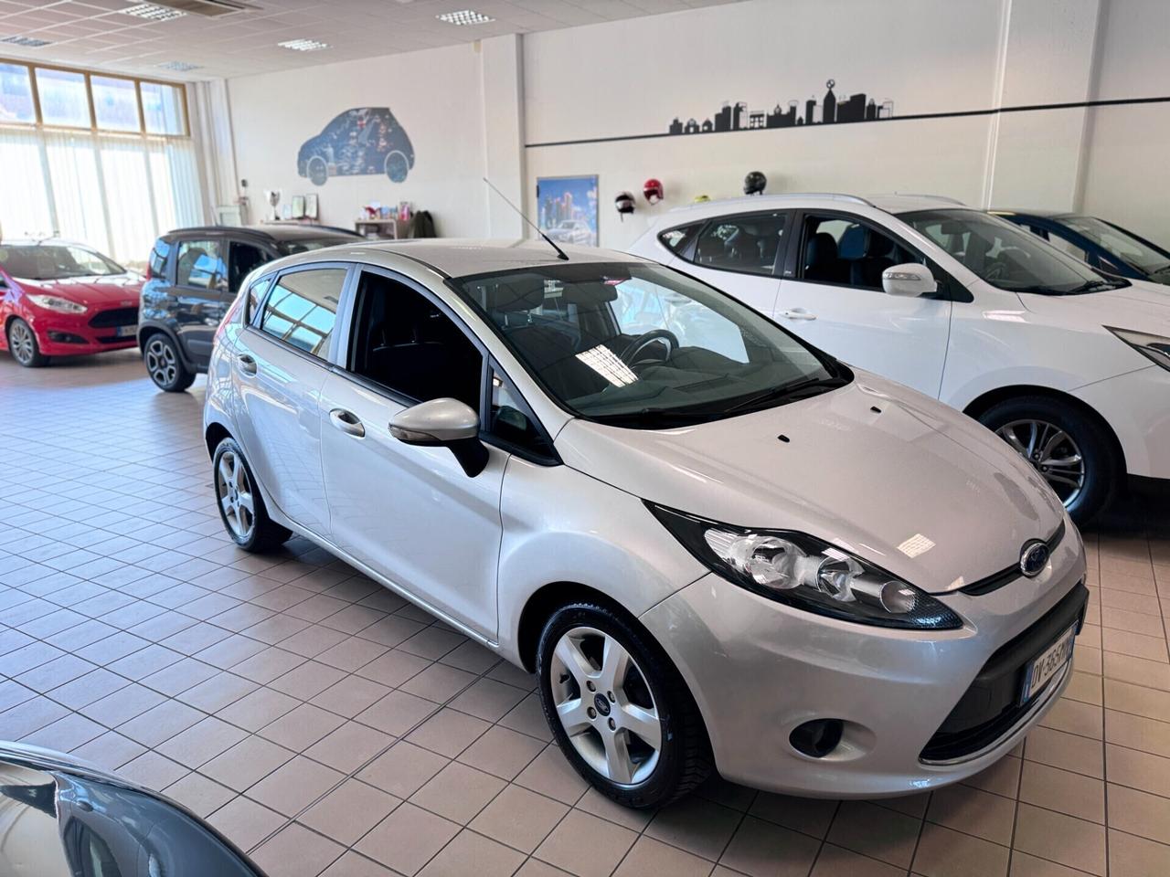 Ford Fiesta 1.4 TDCi 68CV 5 porte Titanium