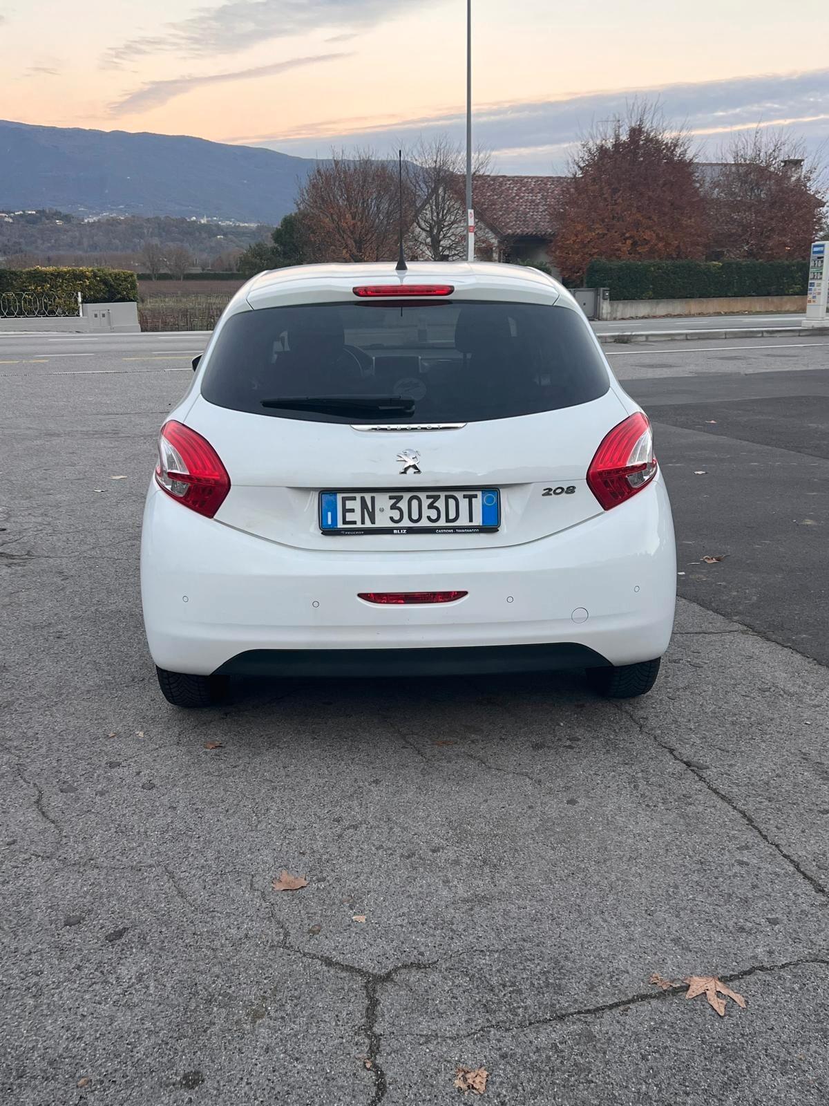 Peugeot 208 1.2 VTi 82 CV 5porte Allure