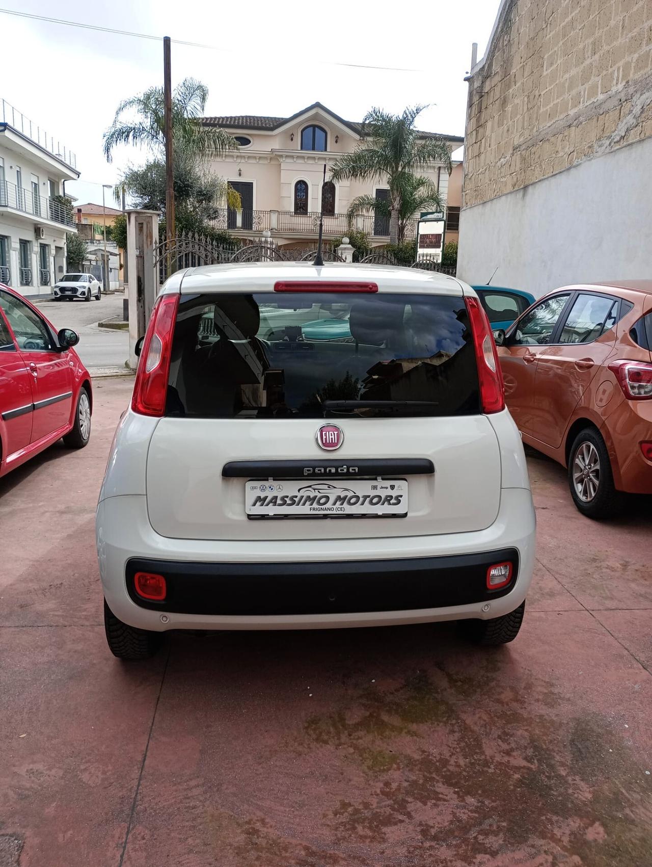Fiat Panda 1.2 Lounge uconnect,pari al nuovo.
