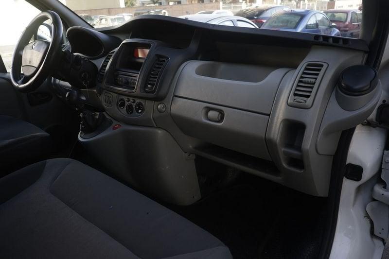 Renault Trafic Renault Trafic T27 2.0 dCi/115 PC-TN Furgone 84KW ANNO 2012