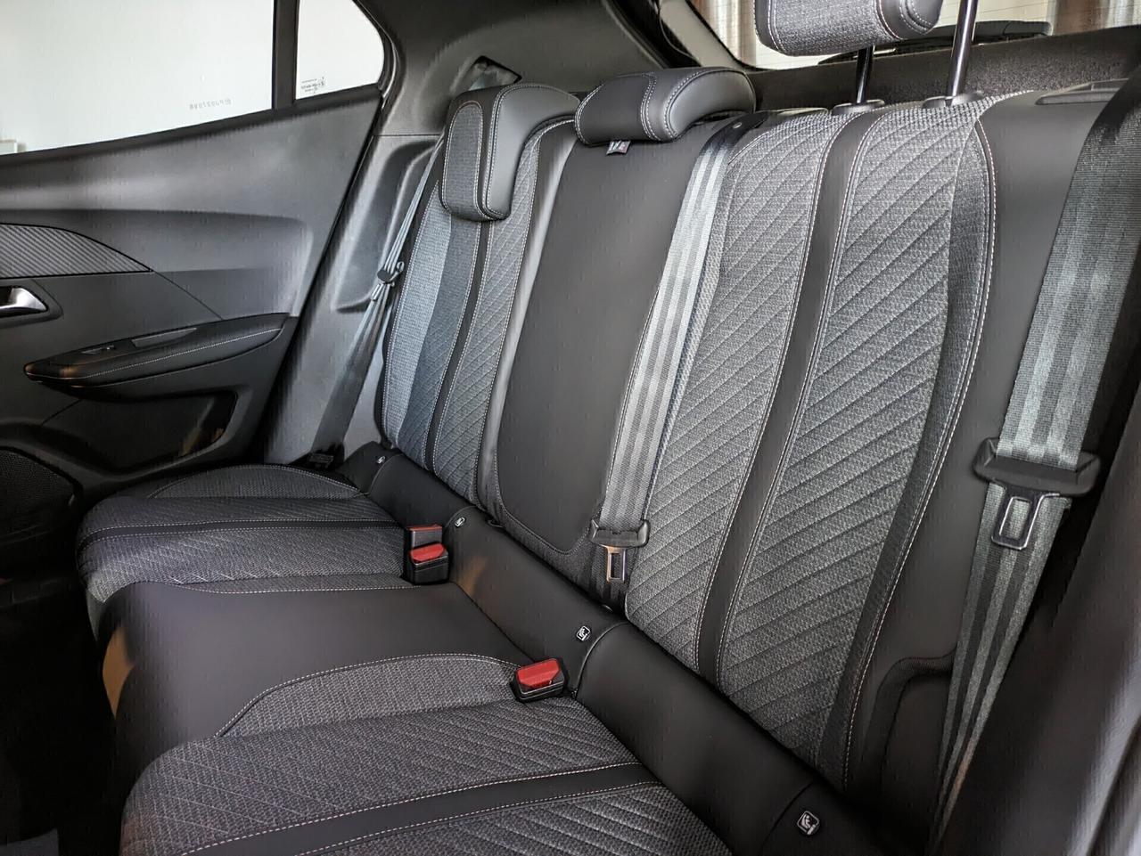 Peugeot 2008 Hybrid 145 e-DCS6 Allure
