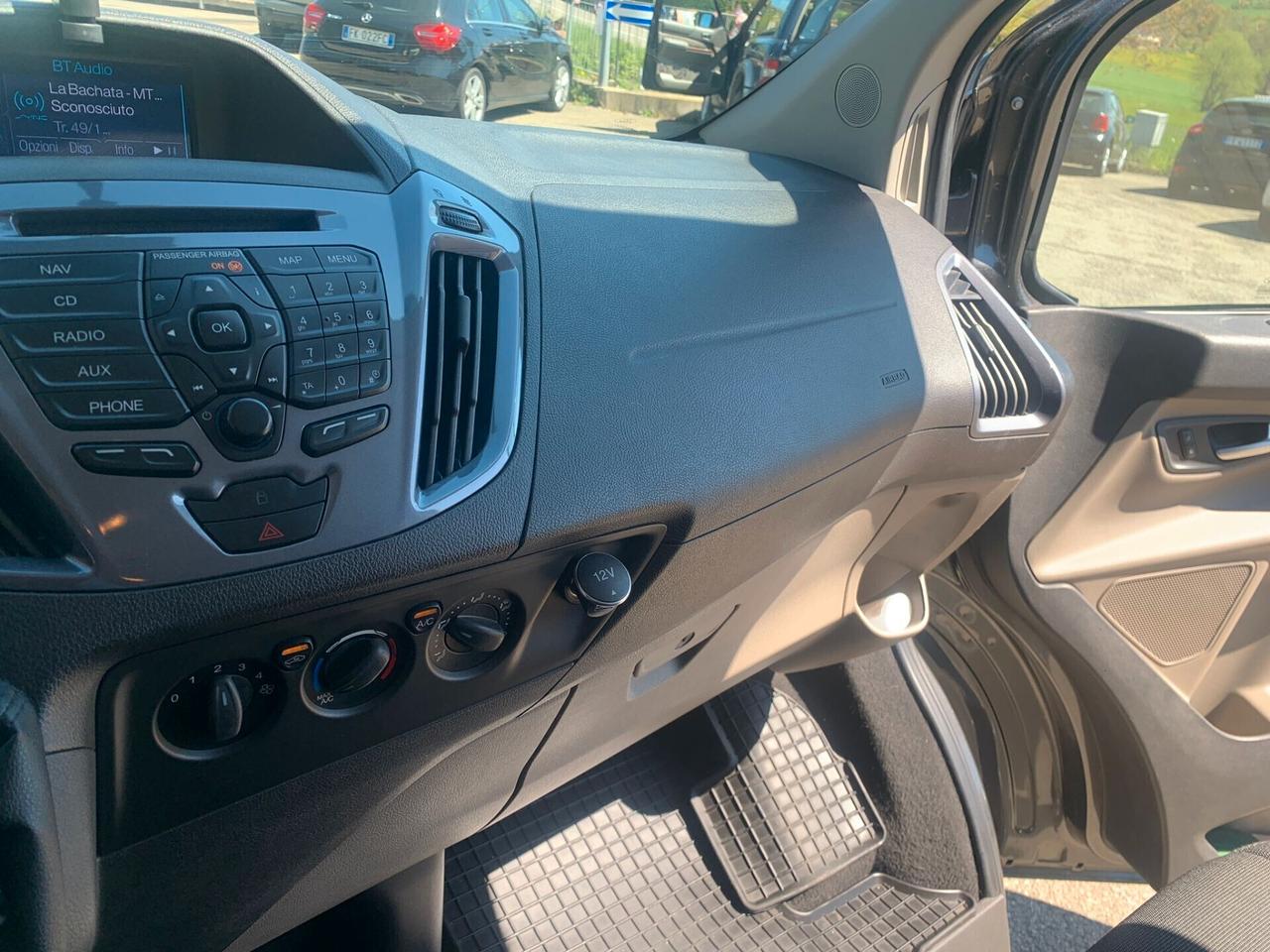 Ford Tourneo titanium- tdi 8 posti full optional anno 2017 150000 km-garanzia-tutto tagliandato-unico proprietario