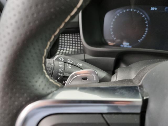 VOLVO XC40 D3 R-design