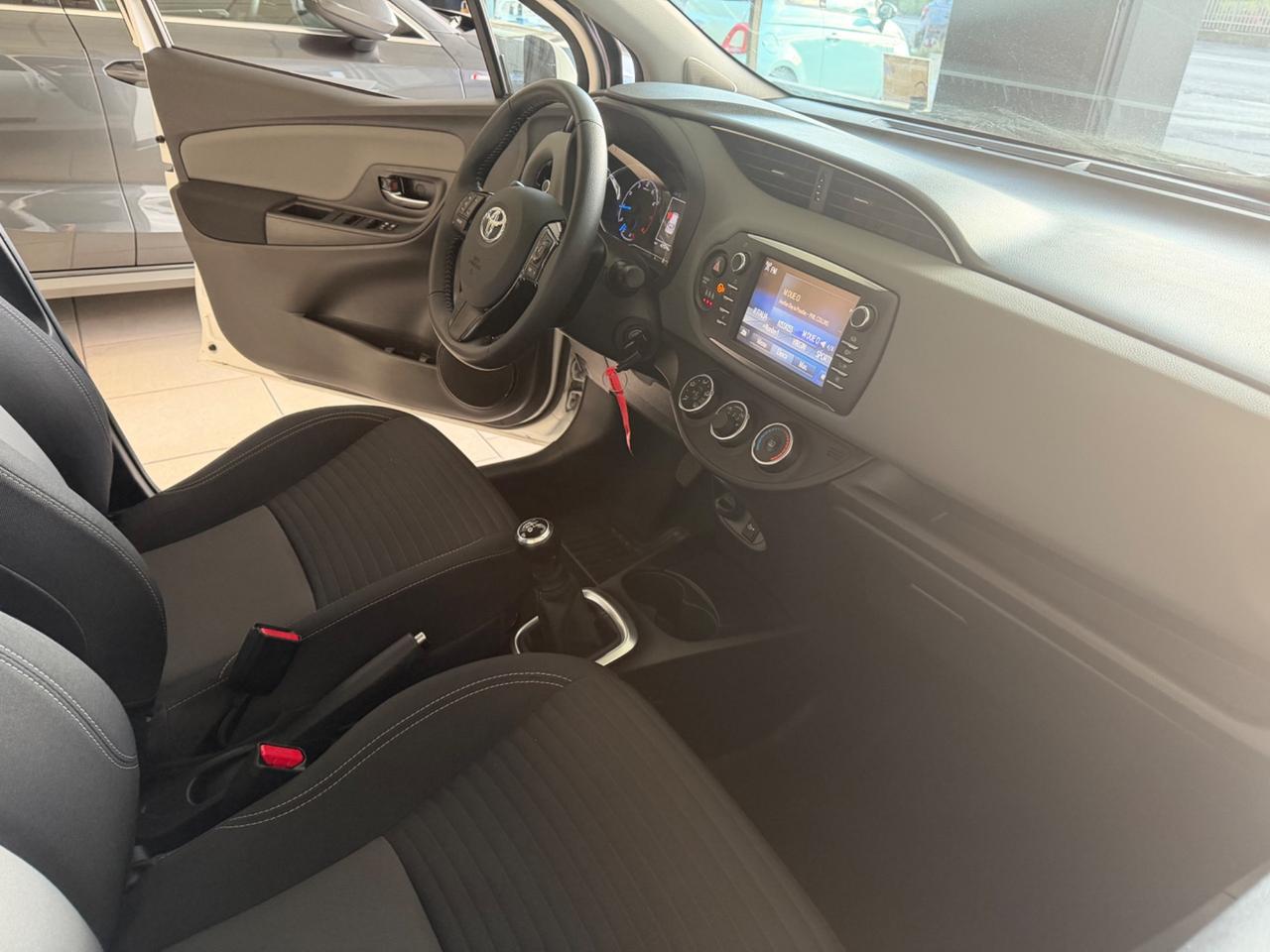 Toyota Yaris 1.5 5 porte Active - Nessun vincolo -
