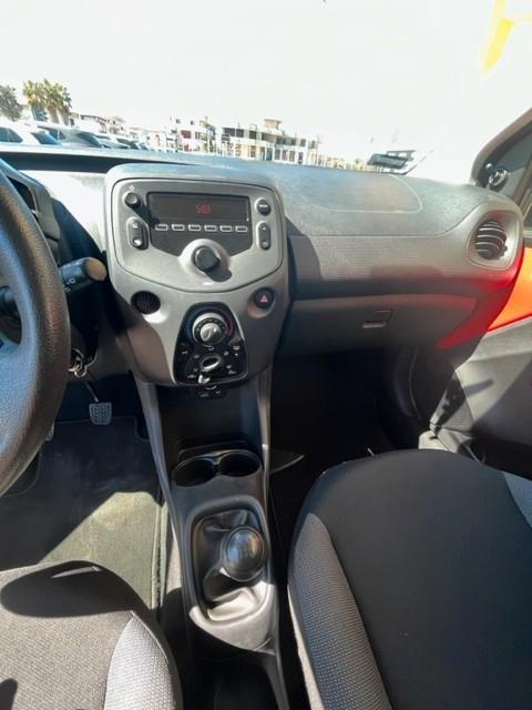 Toyota Aygo Connect 1.0 VVT-i 72 CV 5 porte x-wave