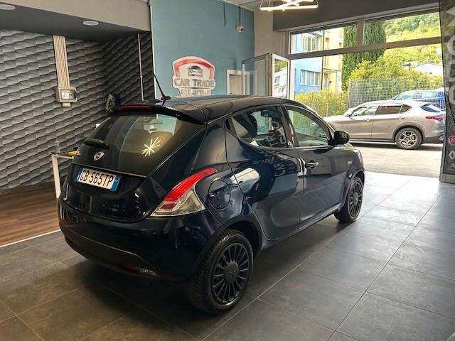Lancia Ypsilon 1.2 69 CV 5 porte GPL Ecochic Silver