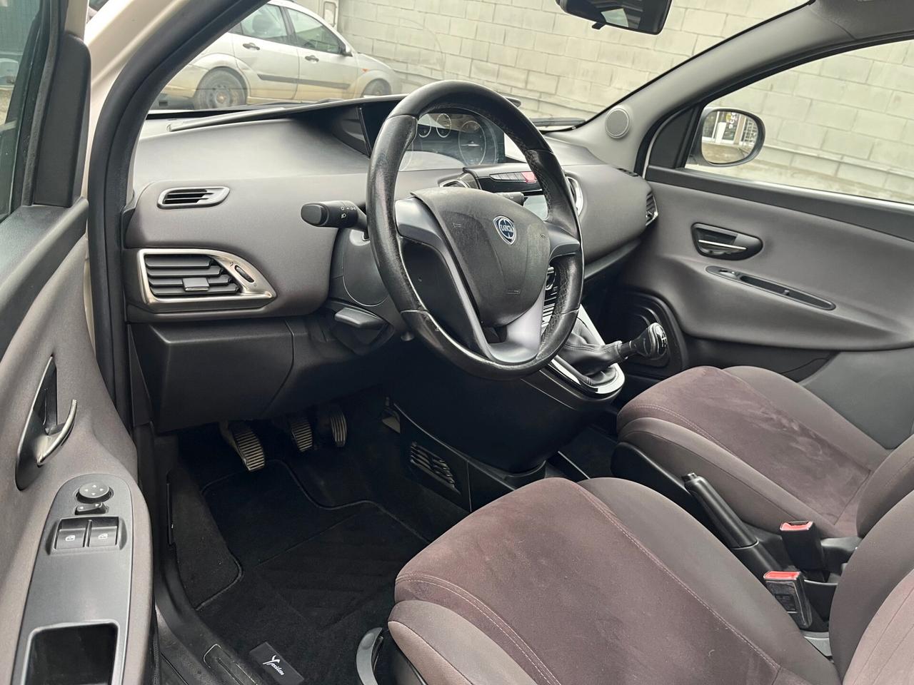 Lancia Ypsilon 1.3 mjt 95cv S&S Gold PDC/CLIMA. OK NEOPAT. PERF.