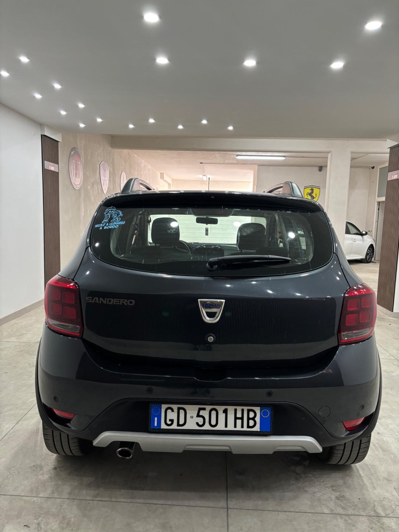 Dacia Sandero Stepway 1.0 TCe 100CV ECO-G 15th Anniversary
