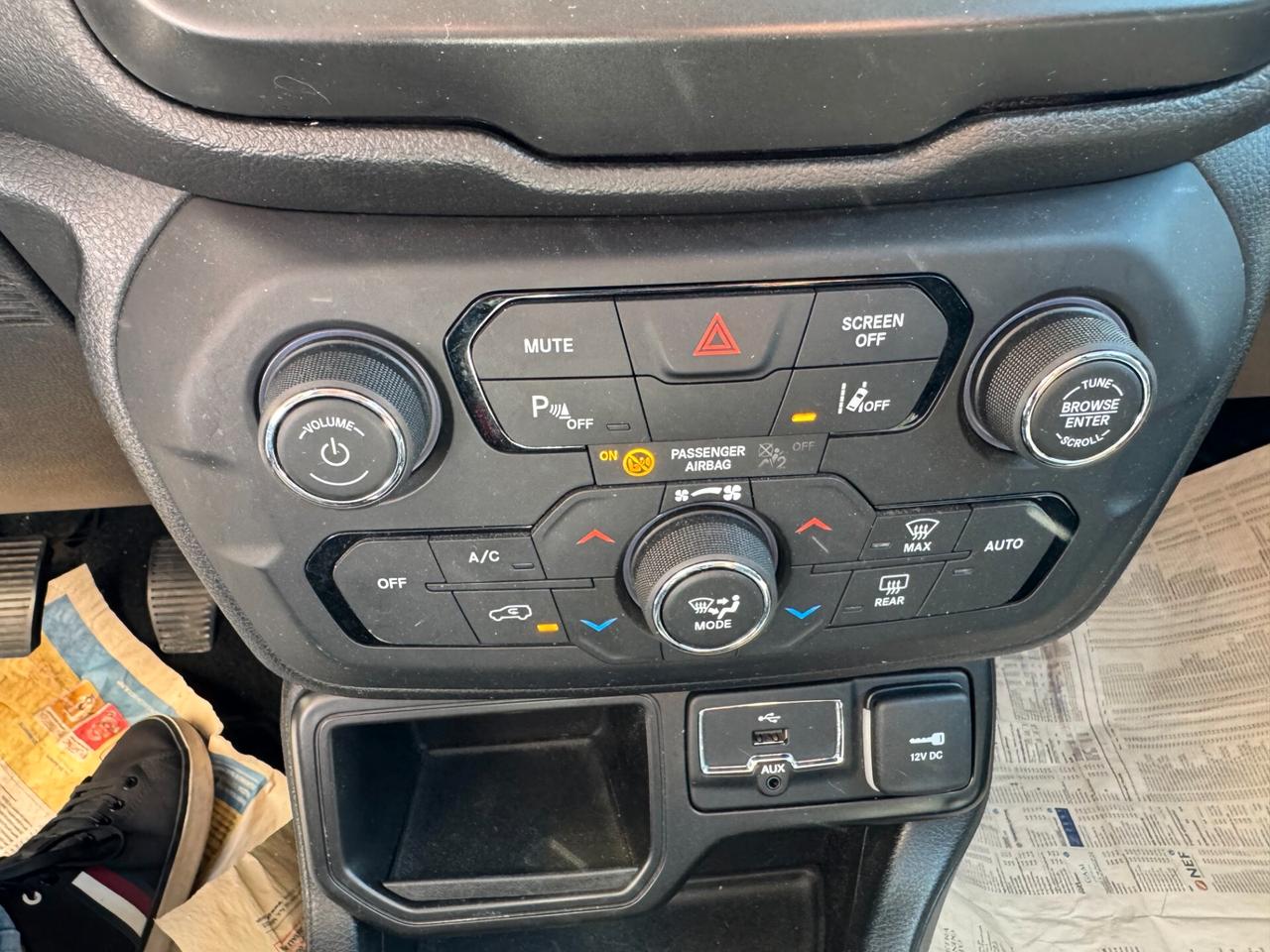 Jeep Renegade 1.6 MTJ 120 CV + FARI LED