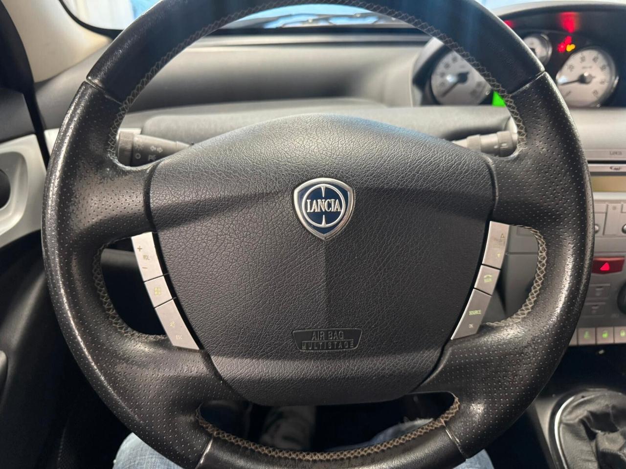 Lancia Ypsilon 1.3 MJT 75 CV Elle