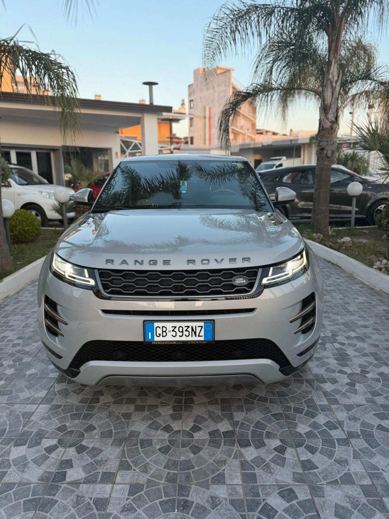 Range Rover Evoque 2.0D I4-L.Flw 150 CV R-Dynamic S