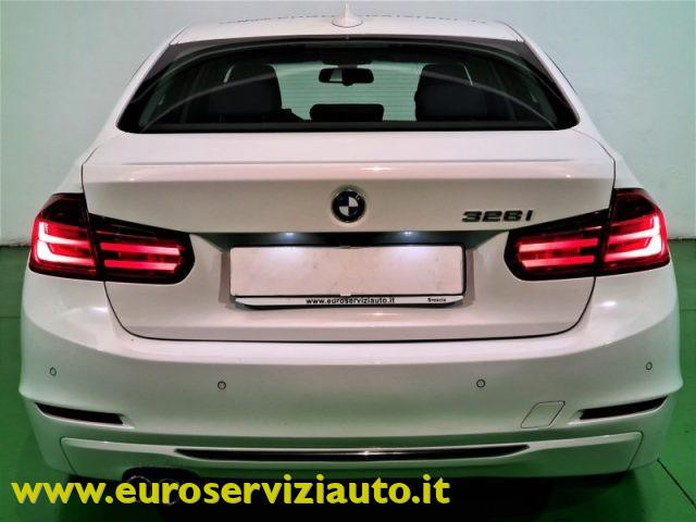 BMW 328 i Luxury