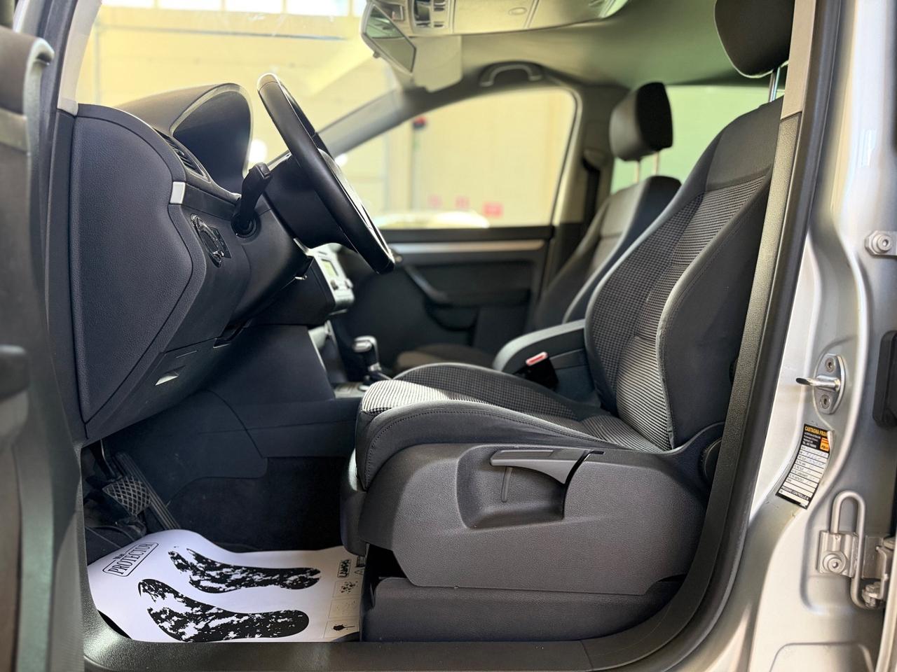 Volkswagen Touran 2.0 16V TDI DSG Highline