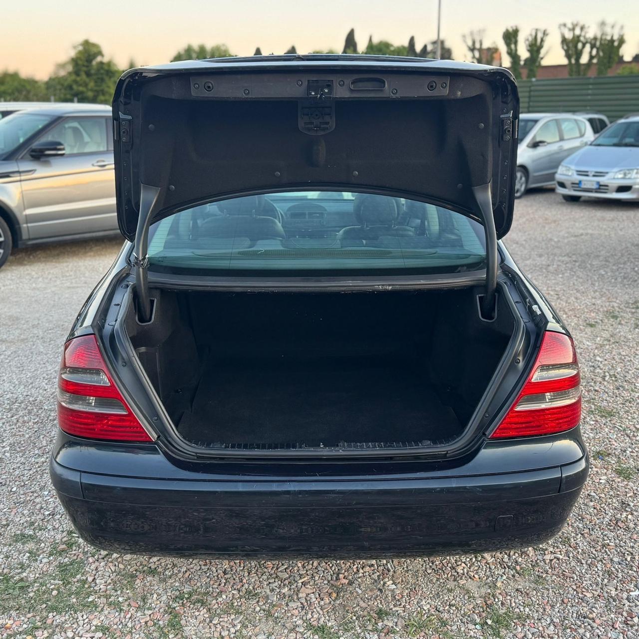 Mercedes-benz E 200 CDI cat Avantgarde