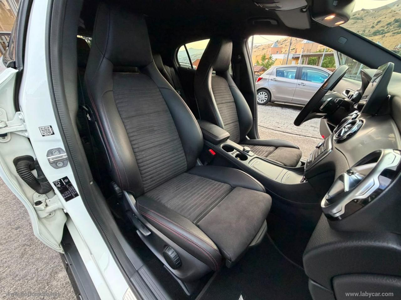MERCEDES-BENZ GLA 200 d Automatic 4Matic Premium