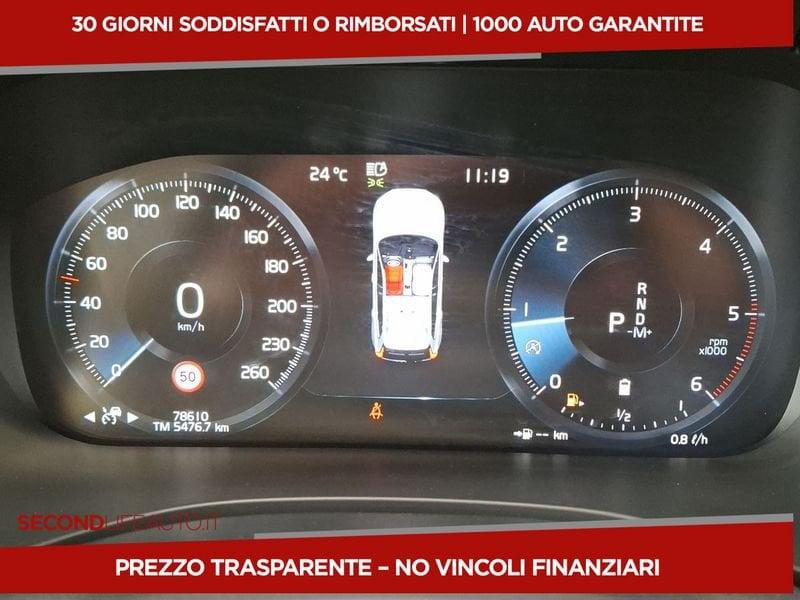 Volvo XC60 2.0 b4 Momentum Pro awd auto