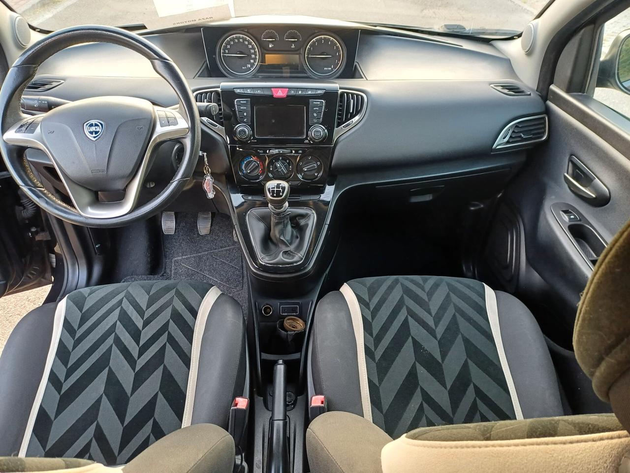 Lancia Ypsilon 1.2 69 CV 5 porte GPL Ecochic Gold