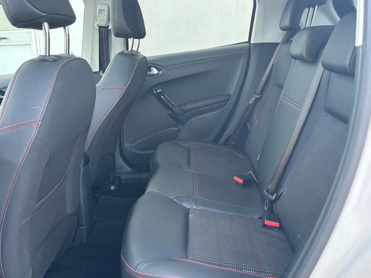 Peugeot 208 BlueHDi 100 5p. GT Line ICE White 150 ESEMPLARI